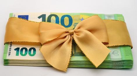 拚到業績達標！他一聽「沒年終」整個精神擺爛　網無奈：慣老闆SOP