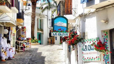 刪公車路線、禁酒禁派對船 全球旅遊熱點出招打擊「壞遊客」