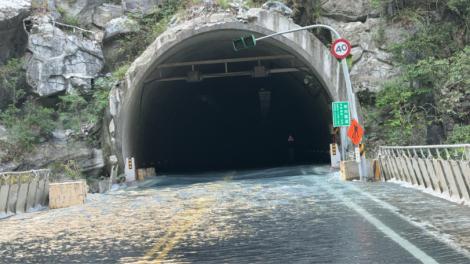 燕子口堰塞湖溢流出靳珩隧道後回流立霧溪　花蓮分署評估：風險趨緩