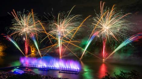 碧潭水舞倒數中　煙花「騎激」綻放趕緊衝