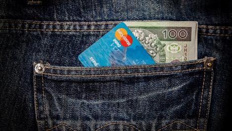 警上班時間逛整晚夜市！　走5公里為的就是這件事