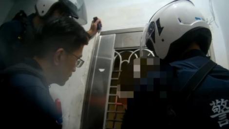 3男屋內太吵！遭鄰居報案　警到場一查竟有通緝犯