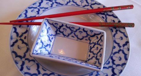 她想省錢「筷子用5年」上吐下瀉　醫警告：恐罹肝癌