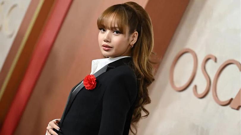 Lisa新專簽名版疑似由「AI」代簽！消費者親曝比對結果