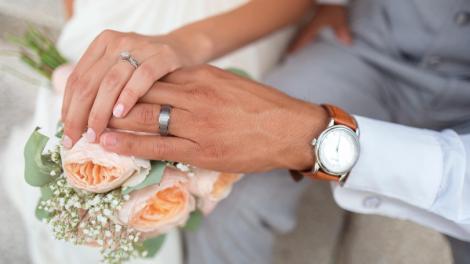 表姊「梅開四度」她單身被親戚酸　怒問：結婚4次光宗耀祖？