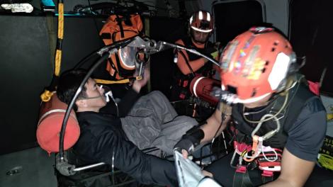 海巡艇隊員「突發急病」　今凌晨黑鷹直升機救援