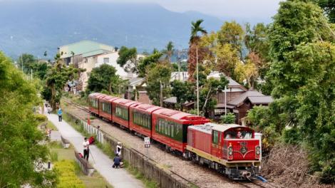 英國鐵道專刊報導「阿里山森里號」　百年林鐵展現新風貌