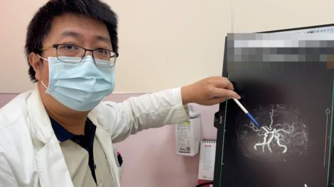 頂烈日田裡工作狂流汗　翁昏倒竟是「這恐怖疾病」