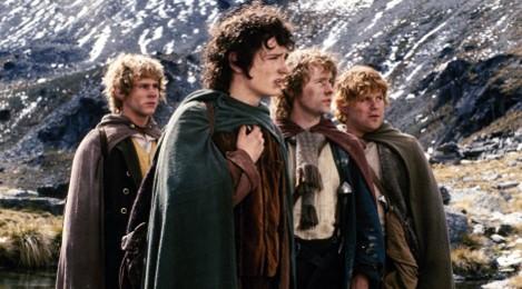 「佛羅多」竟跑去演「亞拉岡」？伊利亞伍德堅持不讓出《魔戒》角色