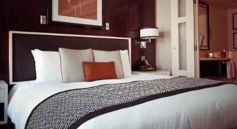 飯店棉被都塞超緊？一票人拉到生氣　房務揭原因