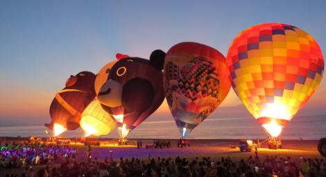太麻里「熱氣球光雕音樂會」萬人凌晨到場　海灘共迎浪漫曙光
