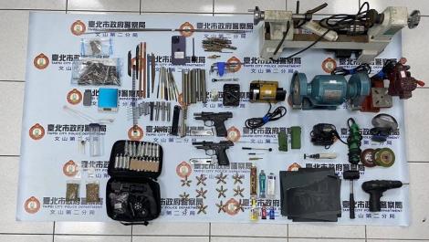 查毒品案意外發現犯嫌藏槍　警破獲台北地下軍火工廠！　