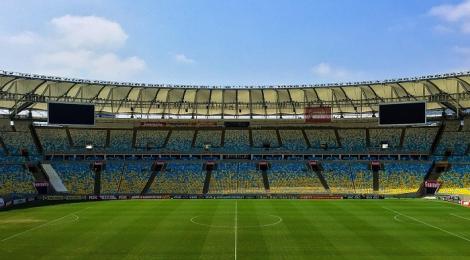 這孩子瘋了？突咬裁判蛋蛋他痛不欲生　比賽被取消了