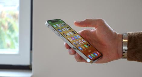 一支iPhone能撐多久？網曝超驚人答案：就知道多猛