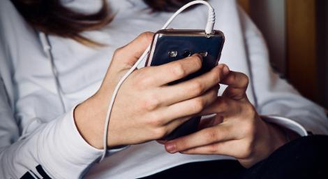 辦信用卡後「推銷電話」狂響20通！他氣炸　內行曝1招秒解決