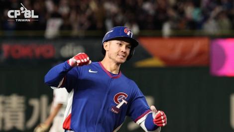 台灣球迷喊發健保卡給「費仔」　專家：兩條路可以拿到