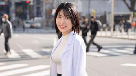 智商140爆乳科學家進軍AV界　原因曝光