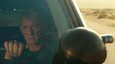 西恩潘奪奧斯卡男配 缺席典禮遠赴烏克蘭