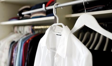 女友買北臉外套兩件！正版自己穿、假貨送男友　他發現後臉綠了