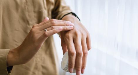 體驗越式洗頭！他2週後「1部位」癢爆　發黴慘中鏢