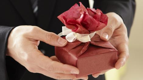 送禮送出千萬訂單！最懂「送禮心理學」、靠大方換取大合約的星座 TOP 4