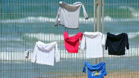 妙齡偶像被當成商機！老媽「拿原味衣」出來賣　還辯：我只是在清衣服