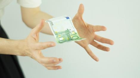 認識一個星期就叫老公！老翁心差點被偷走　養老積蓄險賠光光