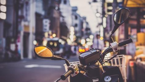 等紅綠燈滑手機挨罰氣噗噗！　全網建議「裝這物」不違法