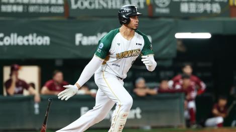 球迷、自家球員敲碗魔鷹明年回歸　台鋼雄鷹回應了！