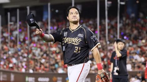 新紀錄！林智勝引退賽實戰球衣51萬售出　公益拍賣金額破百萬