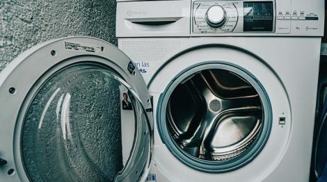 洗衣機用完不關怕髒東西入侵？　日用品公司曝正確解法