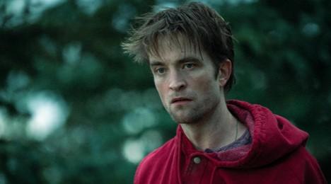 羅伯派汀森曝為人父後正在「正常化」 稱：我好像必須穿上工裝短褲