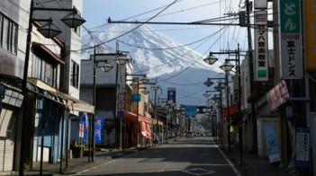 日本當局發布生存指南 指導民眾應對富士山火山爆發狀況