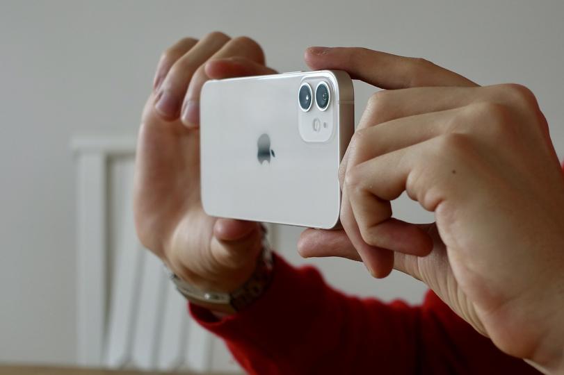 驚！iPhone 12有問題　法國政府要求停售…原因曝光