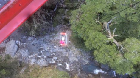 台中中央尖山山難！黑鷹直升機出動救人