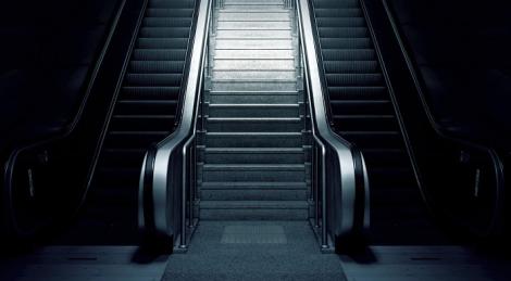 旅日台人犯事！沖繩商場「偷攝女OL裙底」　警方曝光身份