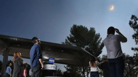 不要透過保險套看太陽！ 北美大日食4月8日登場引爆話題