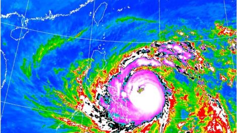 鳳凰颱風「大甩尾」轉彎！將登陸台灣　氣象專家：預期強度會減弱