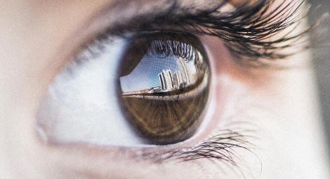 睡前別滴眼藥水！　日本藥廠警告：恐造成眼睛損傷