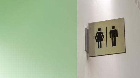 台北商辦大樓「女廁偷拍」色狼當場被逮　手機竟有女童偷拍片