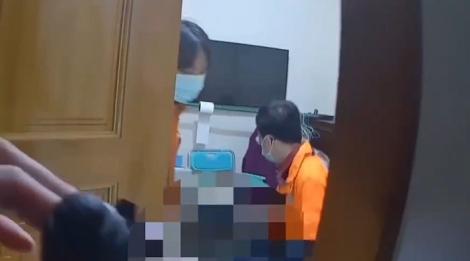 驚覺8旬婦久未出來曬衣！機警鄰居報案　警破門見她倒地不起