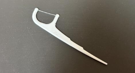 別亂用牙線棒！醫揭「3超NG動作」：幫牙菌斑搬家