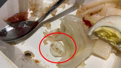 噁爆！他買「排隊燒臘名店」竟吃到「嚼過薄荷口香糖」…照片曝光