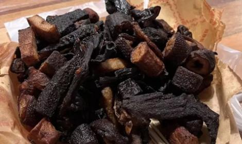 墾丁東山鴨頭「炸到黑乾」還賣700元！慘遭台灣人封殺收攤　管委會曝動向