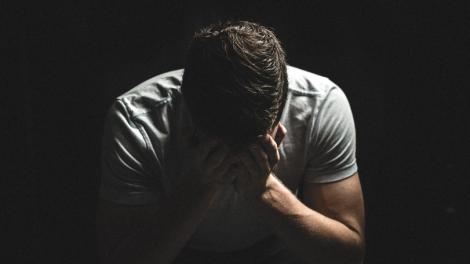 小孩稱未婚妻「姑姑」！男子登記結婚前才知真相　崩潰不知還要不要結婚