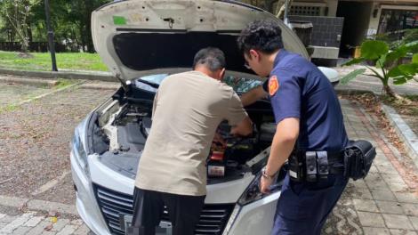 南橫車宿過夜！自小客電瓶故障　警「電霸」救援助返家