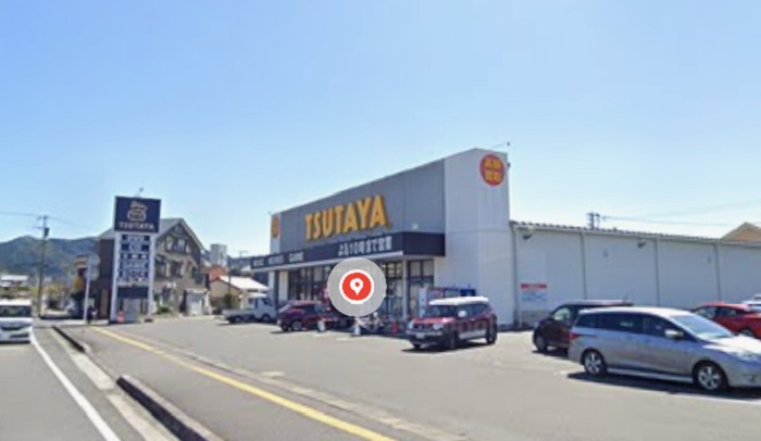 狠男持18cm菜刀砍人！　傷者逃竄躲書店...女店員上帝視角目睹一切