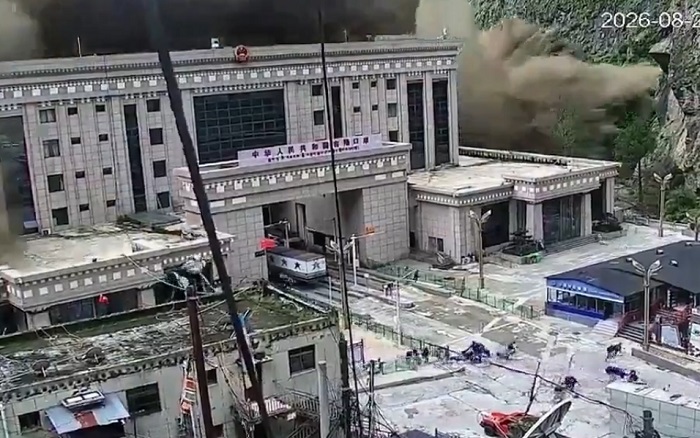 尼泊爾、中國邊界山崩釀百死！駭人畫面曝　南韓技術人士出差卻失聯