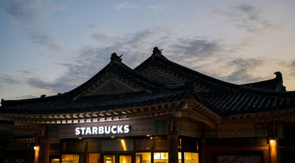 南韓警突襲總部！ 星巴克行銷爭議持續延燒