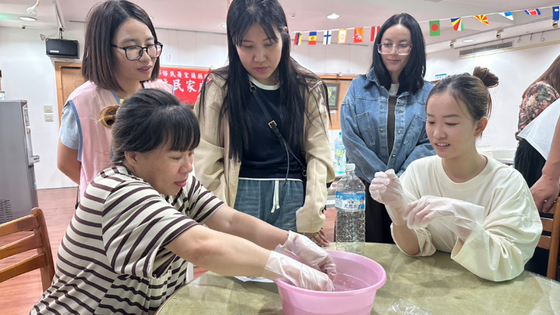 一碗手洗愛玉揉進在地深情！宜蘭新住民體驗臺灣美味與生命故事